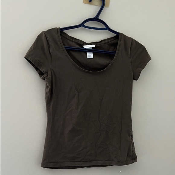 H&M Basic Brown T-Shirt - Picture 1 of 3